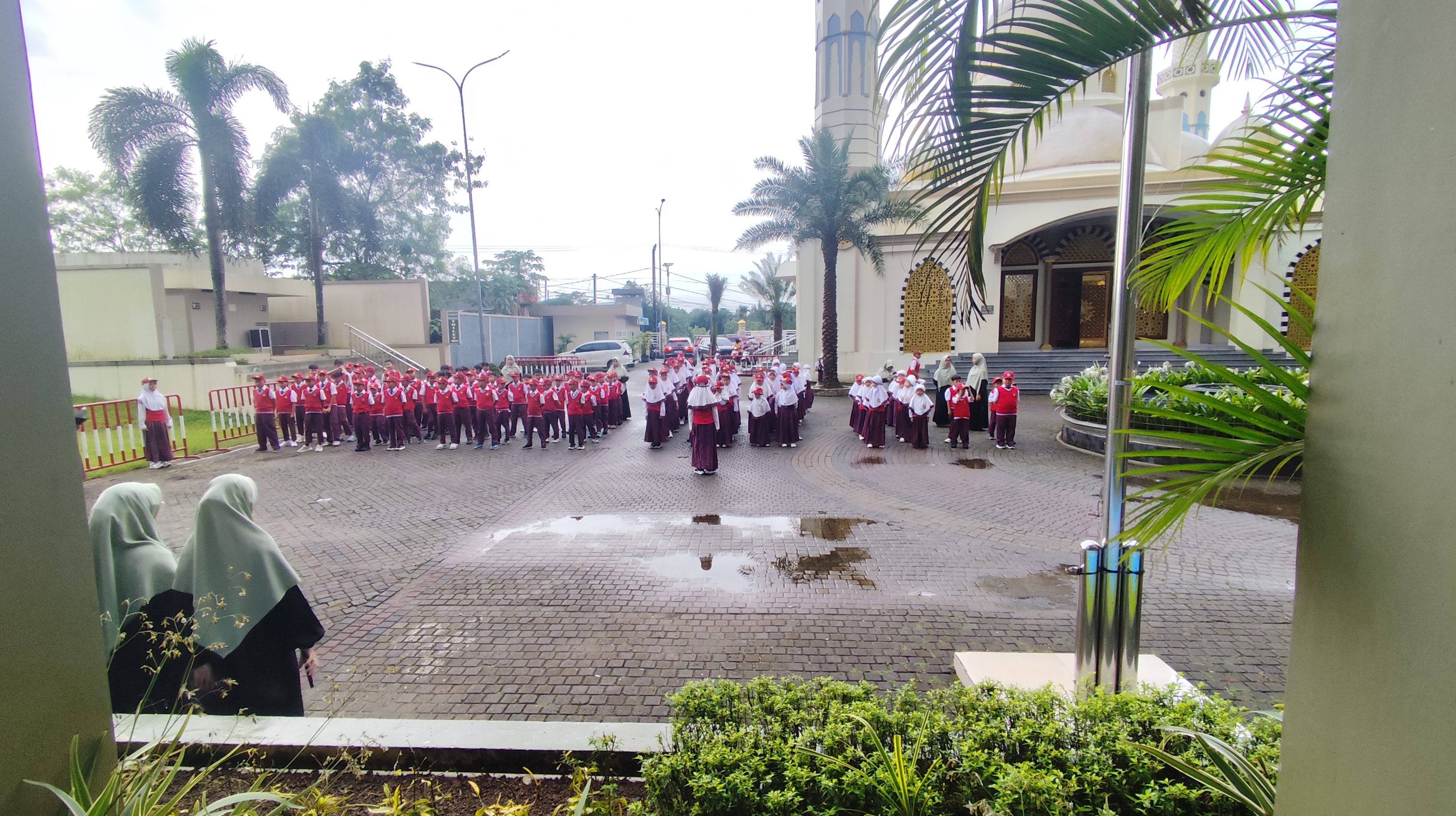 Upacara Bendera Hari Senin